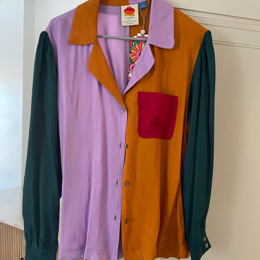 NEW WITH TAGS FARM RIO ANTHROPOLOGIE BUTTON DOWN! SIZE MEDIUM